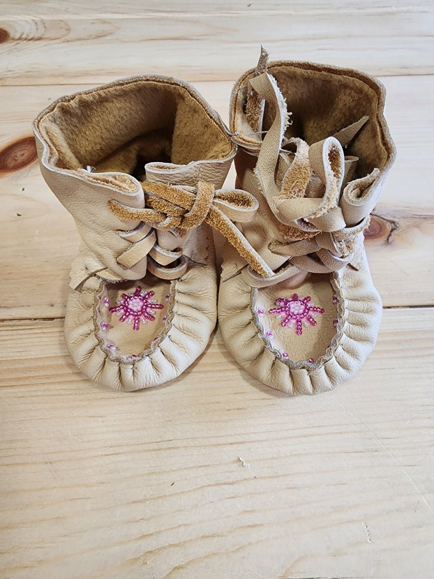 Leather Moccasin Wraps - size 1 (U.S.) - with Beaded Design