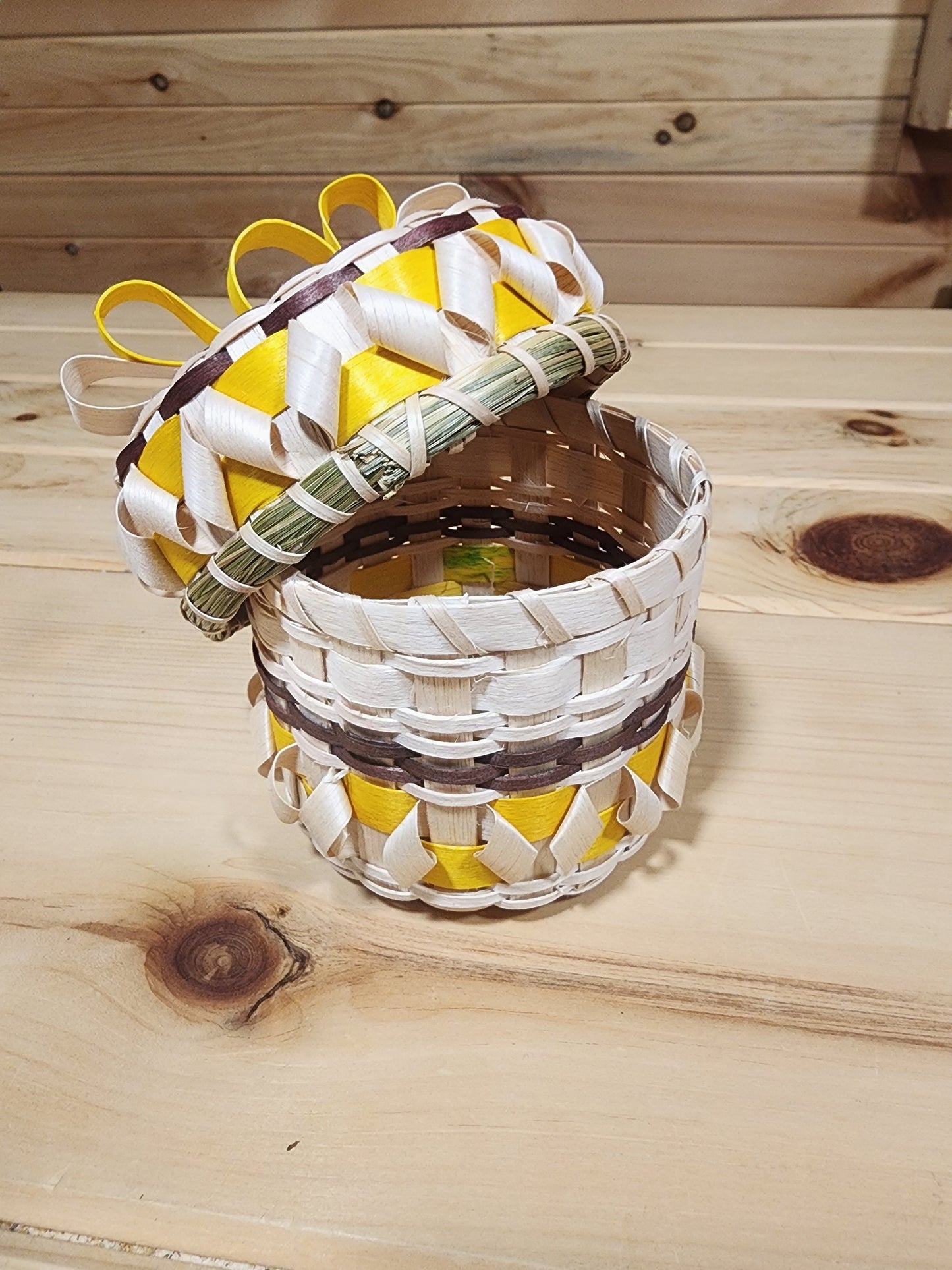 Small Ash Basket - with Sweetgrass Rim Lid - Yellow and Burgandy Dye Design