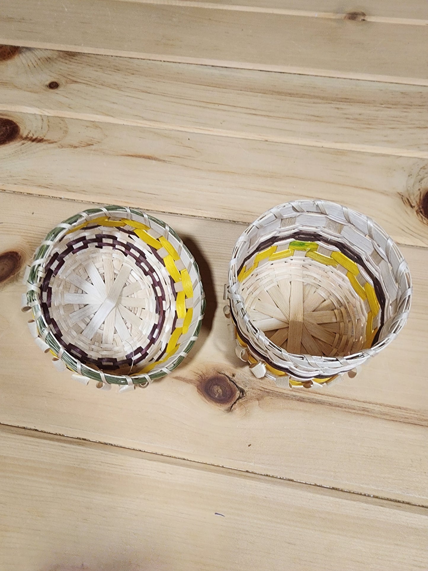 Small Ash Basket - with Sweetgrass Rim Lid - Yellow and Burgandy Dye Design