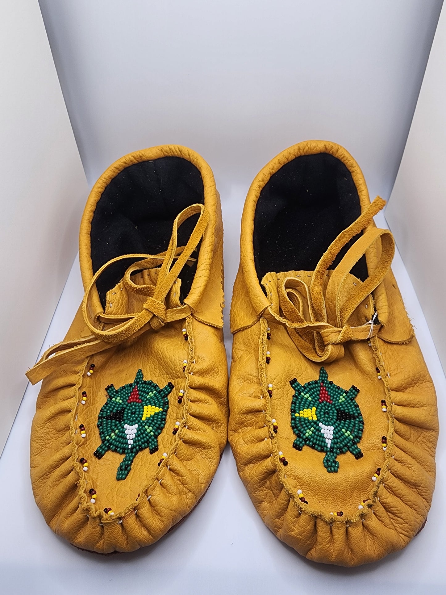 Leather Moccasins - Size 9(U.S) - with Beaded Turtle Design