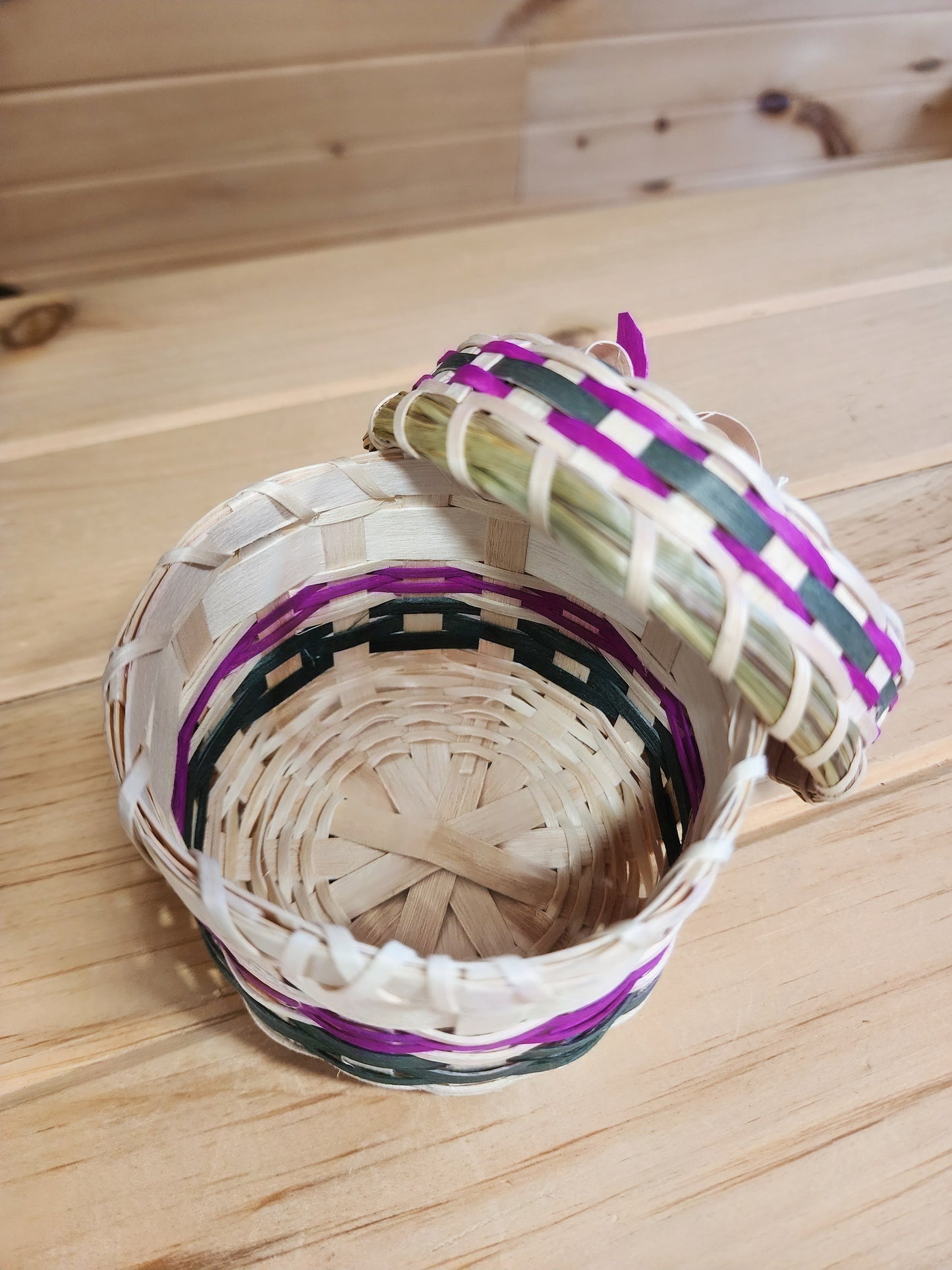 Small - Ash Basket - w Sweetgrass Rim Lid - Color Design