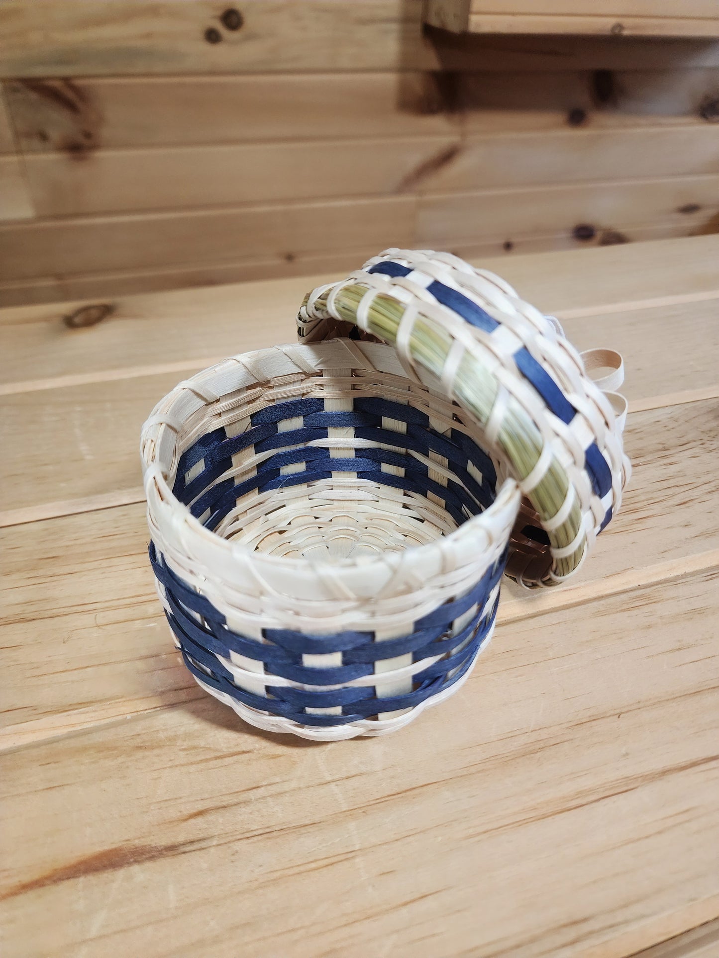 Small - Ash Basket - w Sweetgrass Rim Lid - Blue Dye Design