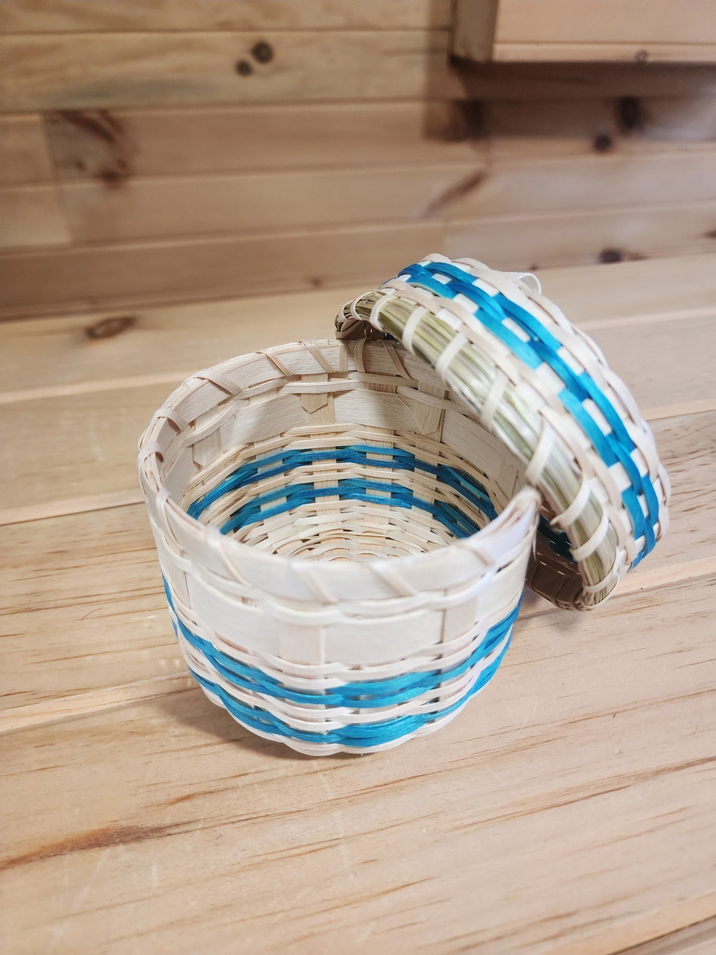 Small - Ash Basket - w Sweetgrass Rim Lid - Light Blue Design