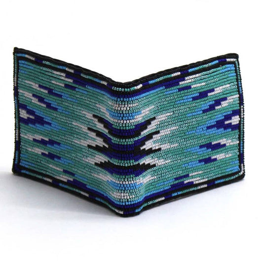 Ledergeldbörse mit Perlen in verschiedenen Farben