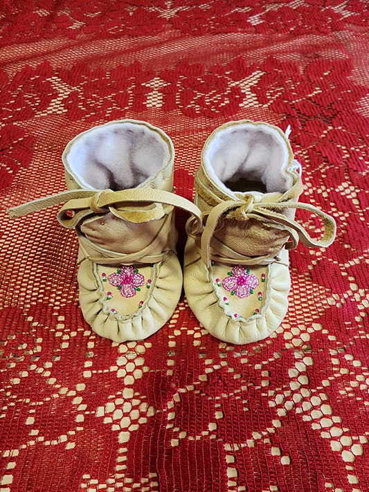 Leather Moccasin Wraps - size 1 (U.S.) - with Beaded Flower Design